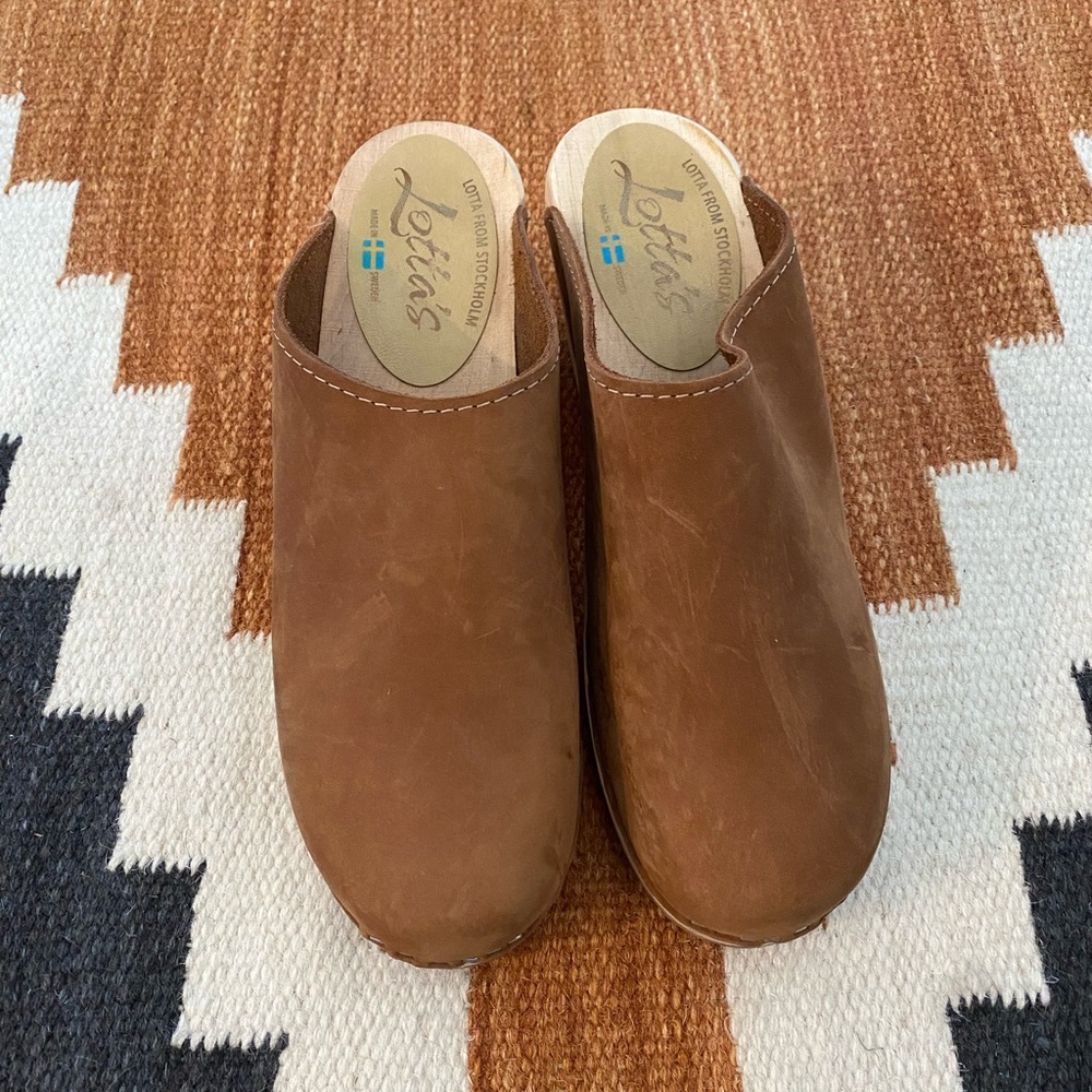 Lotta From Stockholm Tan Leather Slip-On Clogs